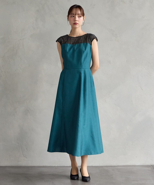 AIMER（エメ）の「リリアン刺繍×シャンタン フレンチスリーブフレアパーティードレス　結婚式　お呼ばれ　ドレス　20代 30代（ドレス・レディース・ピーコックグリーン系/ベージュ/ラベンダー/ピンクベージュ・MEDIUM/LARGE）」の17枚目の写真
