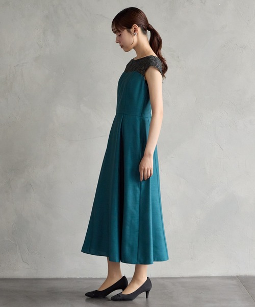 AIMER（エメ）の「リリアン刺繍×シャンタン フレンチスリーブフレアパーティードレス　結婚式　お呼ばれ　ドレス　20代 30代（ドレス・レディース・ピーコックグリーン系/ベージュ/ラベンダー/ピンクベージュ・MEDIUM/LARGE）」の18枚目の写真