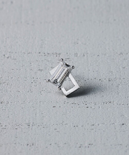 and cloud(アンドクラウド)の「Bijou Frame Pierce / Single(ピアス(片耳用)・レディース・ブラック/シルバー・FREE)」の3枚目の写真