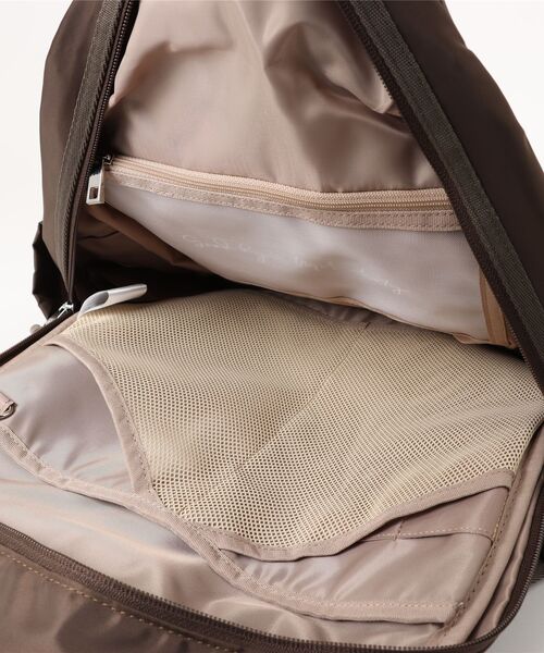 W&.Day/Night(ダブルアンド デイナイト)の「リュックサック アウリンコ 19L 15174(バックパック/リュック・レディース・モカ/ブラック/ライトグレー系1・FREE)」の5枚目の写真