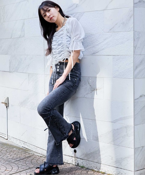 GORGE（ゴージ）の「《3ボタン×サイドリボン》レディース デニムパンツ フレア ハイウエスト 美脚 春夏秋冬（デニムパンツ・レディース・ブルー/ブラック/ブルー系・S/M/L）」の5枚目の写真