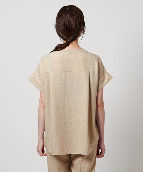 UNITED ARROWS(ユナイテッドアローズ)の「Spiree IAS タック ショートスリーブ ブラウス ‐接触冷感・UVカット・ストレッチ・ウォッシャブル‐(シャツ/ブラウス・レディース・ネイビー/ナチュラル・FREE)」の8枚目の写真