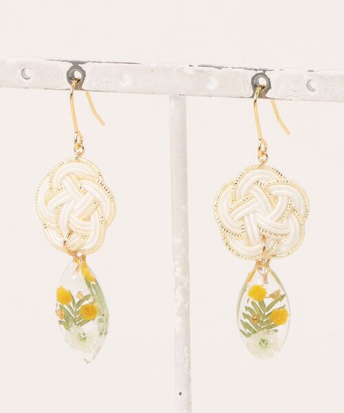 tone（トーン）の「【Shin】[Shin]水引とお花のピアス(MA)（ピアス（両耳用）・レディース・ホワイト/パープル系その他3/ゴールド系1/ゴールド系2/パープル系その他2/パープル系その他/クリーム・FREE）」の7枚目の写真