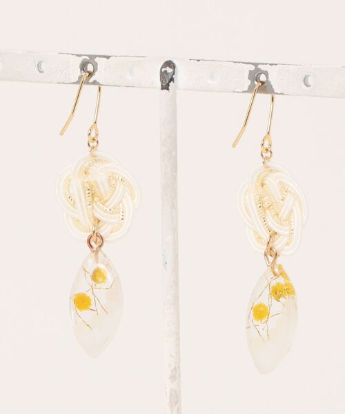 tone（トーン）の「【Shin】[Shin]水引とお花のピアス(MA)（ピアス（両耳用）・レディース・ホワイト/パープル系その他3/ゴールド系1/ゴールド系2/パープル系その他2/パープル系その他/クリーム・FREE）」の13枚目の写真