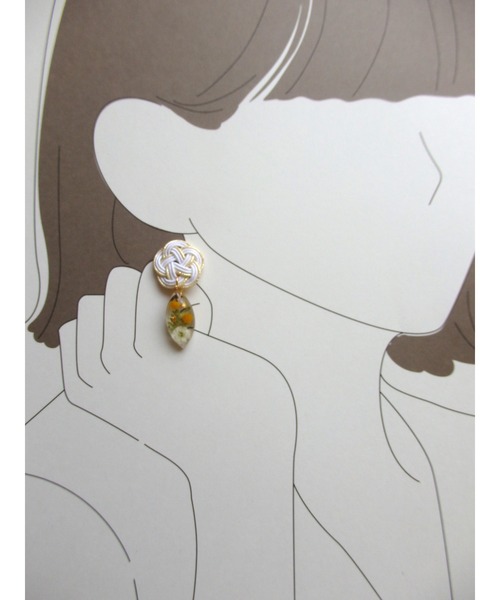 tone（トーン）の「【Shin】[Shin]水引とお花のピアス(MA)（ピアス（両耳用）・レディース・ホワイト/パープル系その他3/ゴールド系1/ゴールド系2/パープル系その他2/パープル系その他/クリーム・FREE）」の11枚目の写真