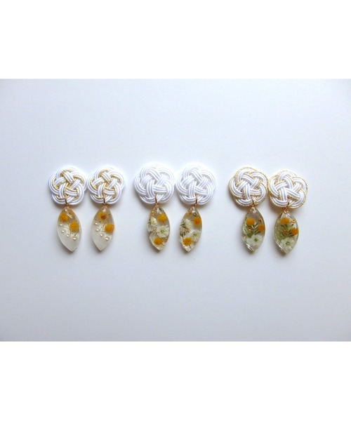 tone（トーン）の「【Shin】[Shin]水引とお花のピアス(MA)（ピアス（両耳用）・レディース・ホワイト/パープル系その他3/ゴールド系1/ゴールド系2/パープル系その他2/パープル系その他/クリーム・FREE）」の12枚目の写真