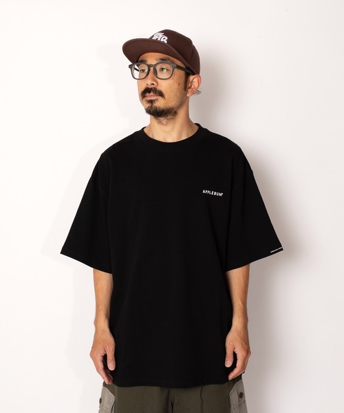 APPLEBUM(アップルバム)の「Logo T-shirt(Tシャツ/カットソー・メンズ・ホワイト/ブラック・SMALL/MEDIUM/LARGE/X-LARGE/XX-LARGE)」の2枚目の写真