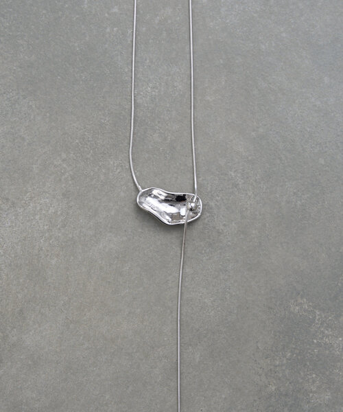 SHENERY（シーナリー）の「ビーンズネックレス（ネックレス・レディース・シルバー・FREE）」の3枚目の写真