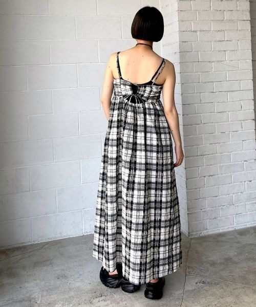 PAGEBOY（ページボーイ）の「シャーリングキャミワンピース（ワンピース・レディース・アイボリー/ブラック/ホワイト系・FREE）」の6枚目の写真