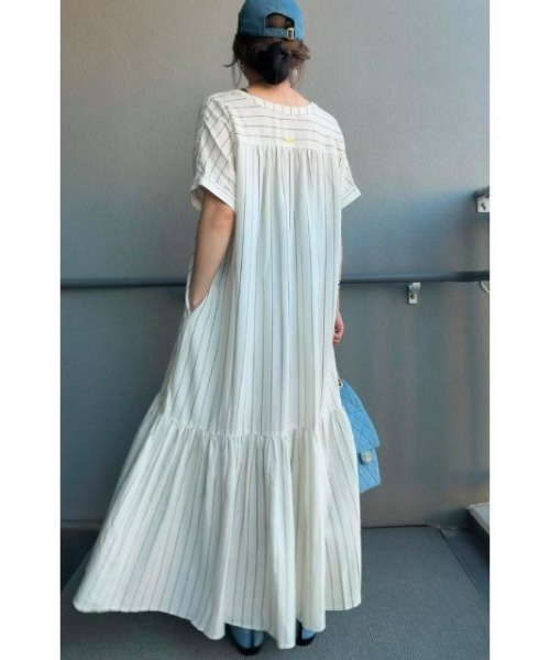 CHIC STYLE(シックスタイル)の「ストライプフレンチスリーブロングワンピース<大きいサイズ有>シックスタイル(ワンピース・レディース・ブラック系/ホワイト系/ブラック系その他2/ホワイト系その他2・M/L/LL/3L/4L/5L)」の12枚目の写真