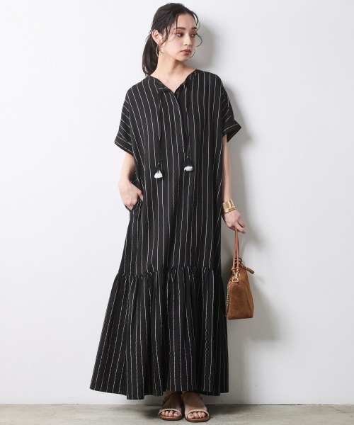 CHIC STYLE(シックスタイル)の「ストライプフレンチスリーブロングワンピース<大きいサイズ有>シックスタイル(ワンピース・レディース・ブラック系/ホワイト系/ブラック系その他2/ホワイト系その他2・M/L/LL/3L/4L/5L)」の22枚目の写真