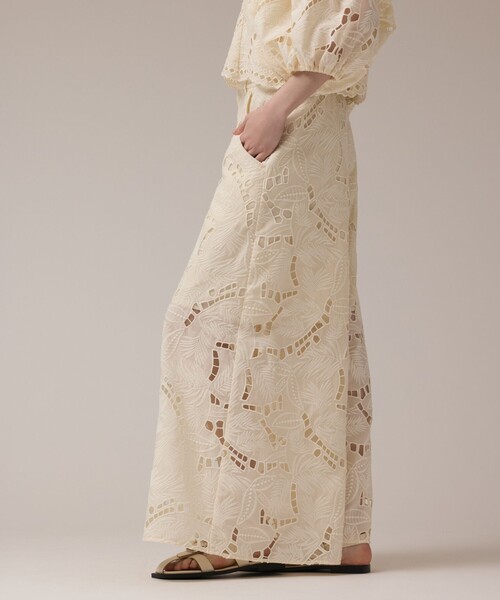 GRACE CONTINENTAL（グレースコンチネンタル）の「カットワークバギーパンツ（その他パンツ・レディース・ブラウン/キナリ・36/38）」の16枚目の写真