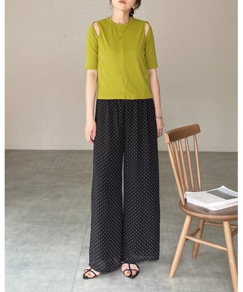 She's Closet(シーズクローゼット)の「カットアウト 肩あき オープンショルダー 半袖 リブTシャツ(Tシャツ/カットソー・レディース・アイボリー/モカ/ブラック/ブラウン/グリーン・FREE)」の12枚目の写真
