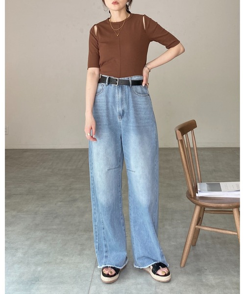 She's Closet(シーズクローゼット)の「カットアウト 肩あき オープンショルダー 半袖 リブTシャツ(Tシャツ/カットソー・レディース・アイボリー/モカ/ブラック/ブラウン/グリーン・FREE)」の14枚目の写真