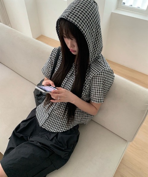 anyonemore（エニワンモア）の「サッカーギンガムチェックサマーフード半袖シャツ（シャツ/ブラウス・レディース・ブラック/ピンク・FREE）」の10枚目の写真