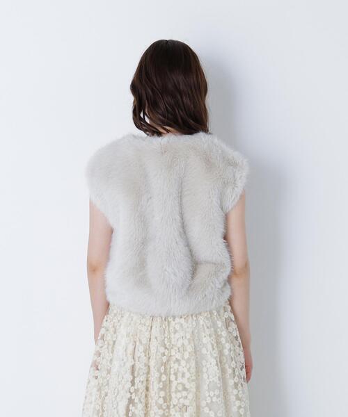 NATURAL BEAUTY BASIC(ナチュラルビューティーベーシック)の「◇【BLANC】フェイクファーショートベスト(その他アウター・レディース・オフホワイト/ラベンダー・FREE)」の16枚目の写真