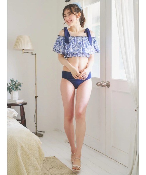 【ステッカー柄♪】夏場の視線を独り占め☆ LouisVuitton 水着 レオパード柄追加】Black＆white＆blue ビキニ 新作 セクシー
