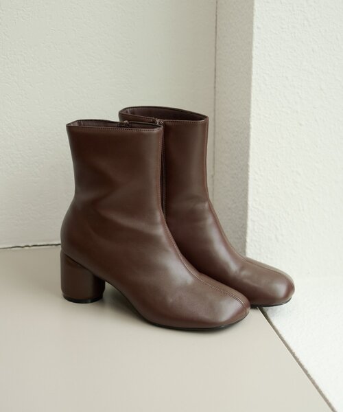 Omekashi(オメカシ)の「ショートブーツ(ブーツ・レディース・ブラック/ブラウン・MEDIUM/SMALL/LARGE)」の1枚目の写真