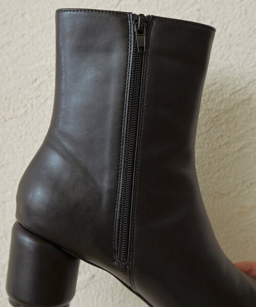 Omekashi(オメカシ)の「ショートブーツ(ブーツ・レディース・ブラック/ブラウン・MEDIUM/SMALL/LARGE)」の4枚目の写真