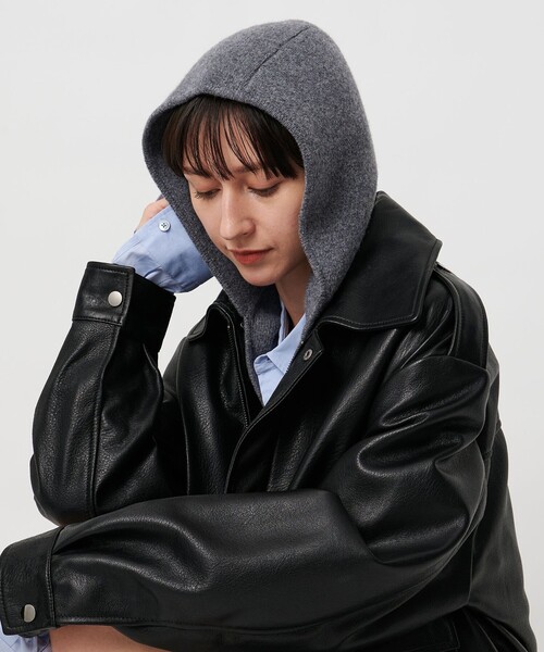 UNITED ARROWS（ユナイテッドアローズ）の「ニット フードストール（ストール/ショール・レディース・ライトグレー/ダークグレー・FREE）」の8枚目の写真