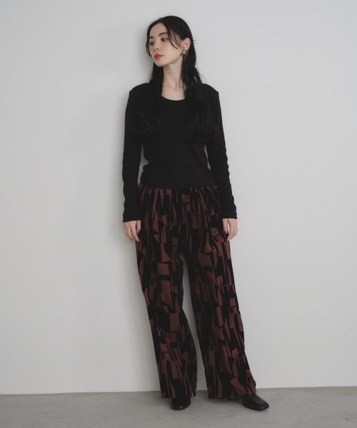 Shelly island(シェリーアイランド)の「フロッキー幾何学柄パンツ(その他パンツ・レディース・ブラウン/ブラック・FREE)」の9枚目の写真