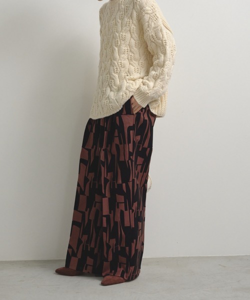 Shelly island(シェリーアイランド)の「フロッキー幾何学柄パンツ(その他パンツ・レディース・ブラウン/ブラック・FREE)」の7枚目の写真