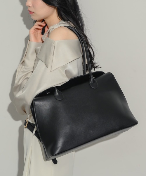 NEUNA(ヌナ)の「カバーボストンバッグ(ボストンバッグ・レディース・アイボリー/ブラック/ブラウン・FREE)」の2枚目の写真