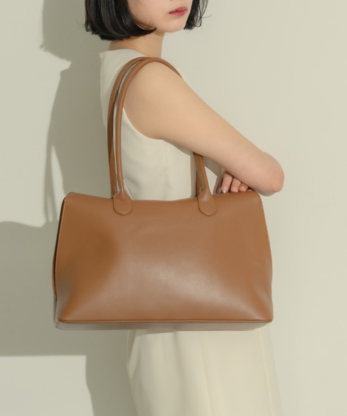 NEUNA(ヌナ)の「カバーボストンバッグ(ボストンバッグ・レディース・アイボリー/ブラック/ブラウン・FREE)」の4枚目の写真