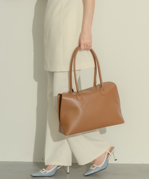 NEUNA(ヌナ)の「カバーボストンバッグ(ボストンバッグ・レディース・アイボリー/ブラック/ブラウン・FREE)」の5枚目の写真