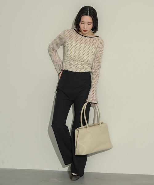 NEUNA(ヌナ)の「カバーボストンバッグ(ボストンバッグ・レディース・アイボリー/ブラック/ブラウン・FREE)」の12枚目の写真