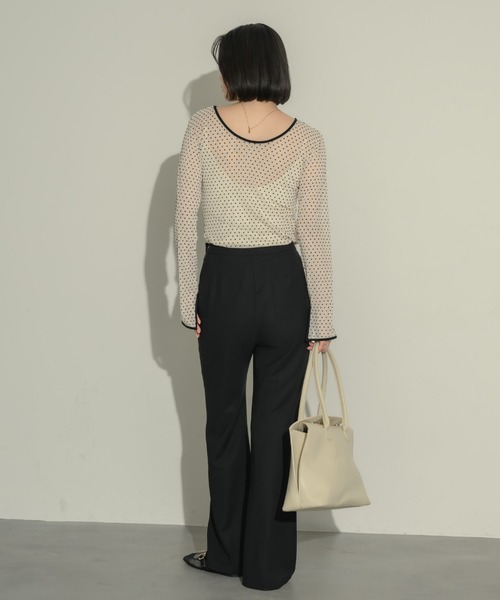 NEUNA(ヌナ)の「カバーボストンバッグ(ボストンバッグ・レディース・アイボリー/ブラック/ブラウン・FREE)」の7枚目の写真