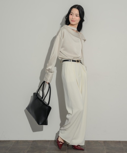 NEUNA(ヌナ)の「カバーボストンバッグ(ボストンバッグ・レディース・アイボリー/ブラック/ブラウン・FREE)」の14枚目の写真