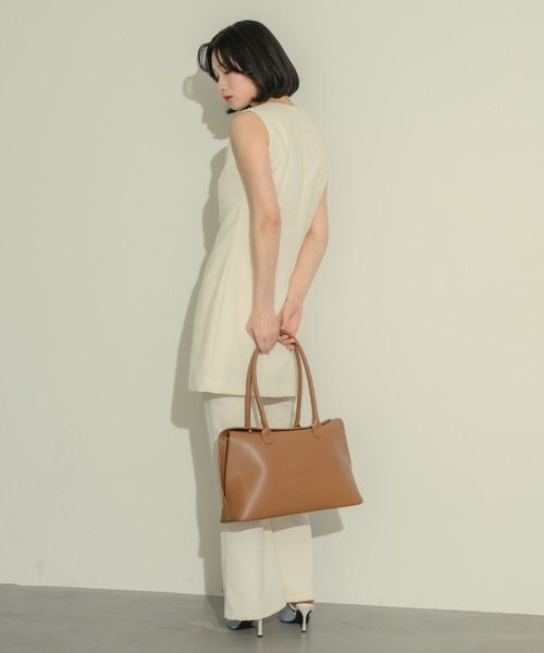 NEUNA(ヌナ)の「カバーボストンバッグ(ボストンバッグ・レディース・アイボリー/ブラック/ブラウン・FREE)」の16枚目の写真