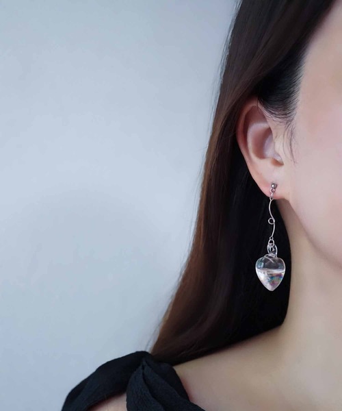 CERCA（チェルカ）の「jolie minette/お水入り ハートガラスドーム ピアス（ピアス（両耳用）・レディース・シルバー/ゴールド・FREE）」の5枚目の写真