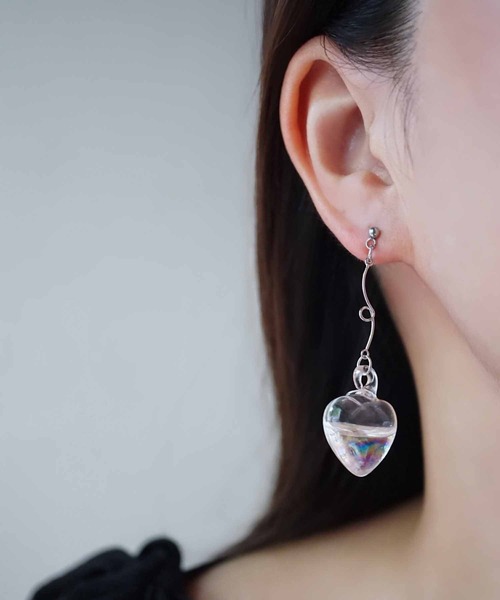 CERCA（チェルカ）の「jolie minette/お水入り ハートガラスドーム ピアス（ピアス（両耳用）・レディース・シルバー/ゴールド・FREE）」の7枚目の写真