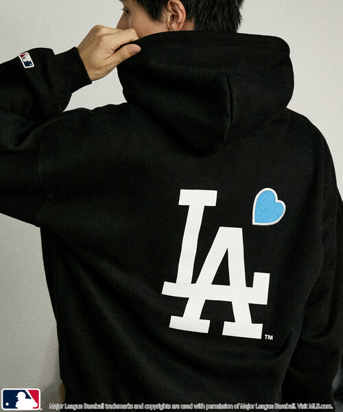 MLB（メジャーリーグベースボール）の「MLB/メジャーリーグベースボール 別注 SWEAT HOODIE/裏起毛スウェットパーカー(限定展開)（パーカー・メンズ・ブラック/アッシュグレー/ブラウン・SMALL/MEDIUM/LARGE）」の16枚目の写真