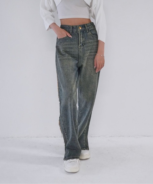 Uenui（ウニュイ）の「【 cunii 】 side line slit wide denim（デニムパンツ・レディース・インディゴブルー/ブルー・M/S/L）」の5枚目の写真