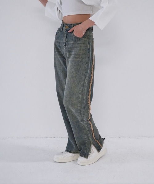 Uenui（ウニュイ）の「【 cunii 】 side line slit wide denim（デニムパンツ・レディース・インディゴブルー/ブルー・M/S/L）」の9枚目の写真