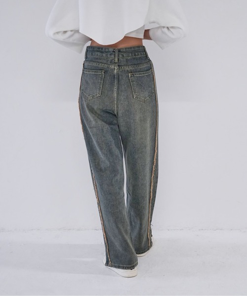Uenui（ウニュイ）の「【 cunii 】 side line slit wide denim（デニムパンツ・レディース・インディゴブルー/ブルー・M/S/L）」の19枚目の写真
