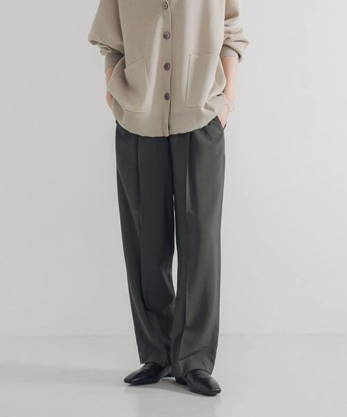 URBAN RESEARCH(アーバンリサーチ)の「『34サイズ/低身長向けも展開』 ポプリンイージーテーパードパンツ(その他パンツ・レディース・ベージュ/ブラック/グリーン系その他・38/40/36/34)」の3枚目の写真