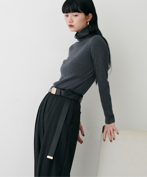 LARUTA(ラルータ)の「【LARUTA】ベーシックリブタートル(ニット/セーター・レディース・チャコールグレー/モカ/パープル/ブラウン/レッド/ライトグレー/ネイビー・FREE)」の2枚目の写真