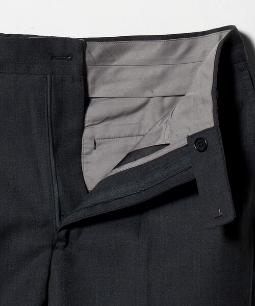 green label relaxing（グリーンレーベルリラクシング）の「TW ギャバジン 1プリーツ ドレスチノ パンツ -ウォッシャブル-（スラックス・メンズ・ダークグレー/ベージュ・L/S/M/XL）」の21枚目の写真