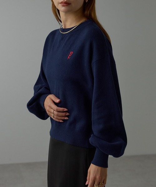 r.(アールドット)の「ロゴ刺繍スウェットライクニット(ニット/セーター・レディース・ピンク/レッド/グレー/イエロー/ネイビー・FREE)」の12枚目の写真