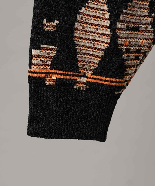MAISON SPECIAL（メゾンスペシャル）の「《UNISEX》Rug Pattern Mall Yarn Jacquard Prime-Over Crew Neck Knit Pullover/ラグパターンモールヤーンジャガードプライムオーバークルーネックニットプルオーバー【MAISON SPECIAL/メゾンスペシャル】（ニット/セーター・メンズ・パープル/ブラウン・0/1/2）」の4枚目の写真