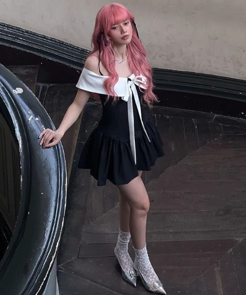 NoBelle(ノベル)の「フロントリボン オフショル ワンピース(ワンピース・レディース・ブラック・M/S)」の3枚目の写真