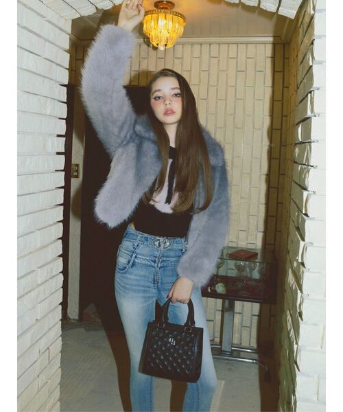 GYDA(ジェイダ)の「グラデーションECO FURコート(ダウンジャケット/コート・レディース・ブラウン/グレー・FREE)」の11枚目の写真