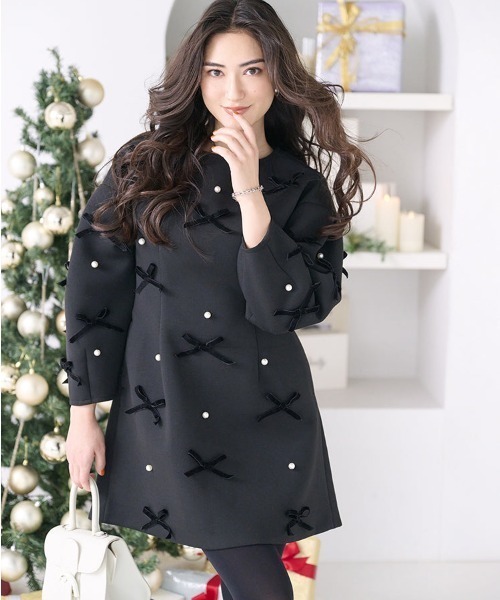 Chesty(チェスティー)の「Ayano×Chesty ベロアリボンパールワンピース(ワンピース・レディース・ホワイト/ブラック・0/1)」の2枚目の写真