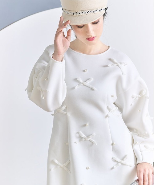 Chesty(チェスティー)の「Ayano×Chesty ベロアリボンパールワンピース(ワンピース・レディース・ホワイト/ブラック・0/1)」の5枚目の写真