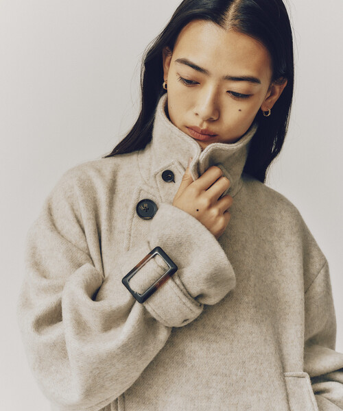 Firsthand（ファーストハンド）の「Firsthand/ファーストハンド オーバーサイズ リサイクルウールコート（ステンカラーコート・レディース・チャコールグレー/ネイビー/オフホワイト・ﾌﾘ-）」の4枚目の写真