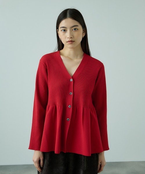 VICKY（ビッキー）の「ライトウェイトペプラムニットカーディガン≪手洗い可能≫（カーディガン/ボレロ・レディース・ブラック/レッド・M）」の2枚目の写真